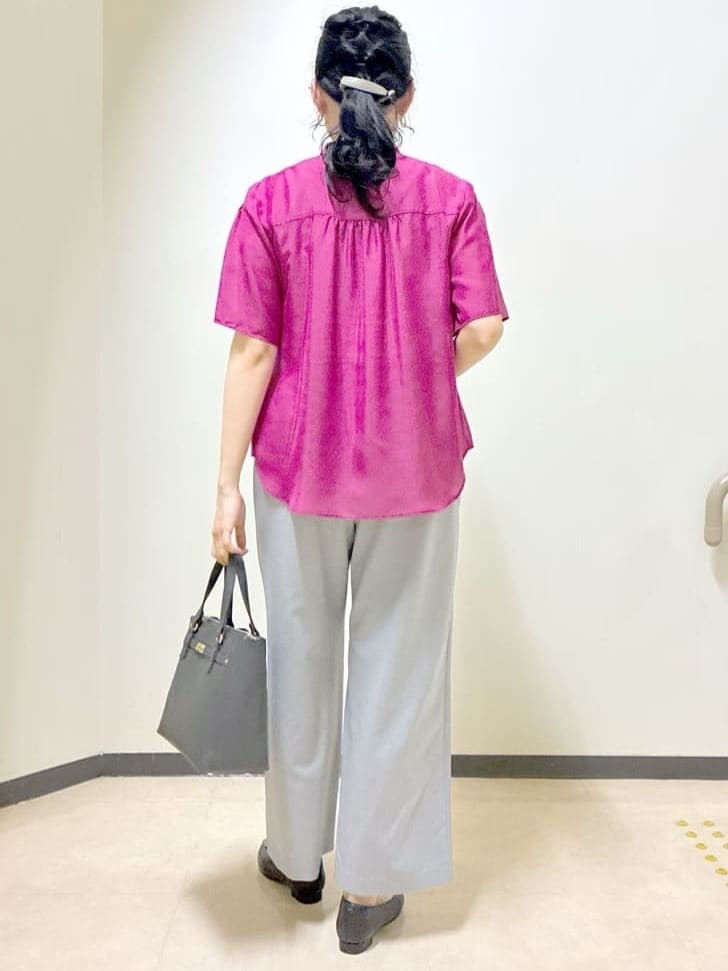  beni_gingerさんの「Reflect｜【選べる5色◎／マシンウォッシュ可】シャーリングデザインブラウス」を使ったコーディネート