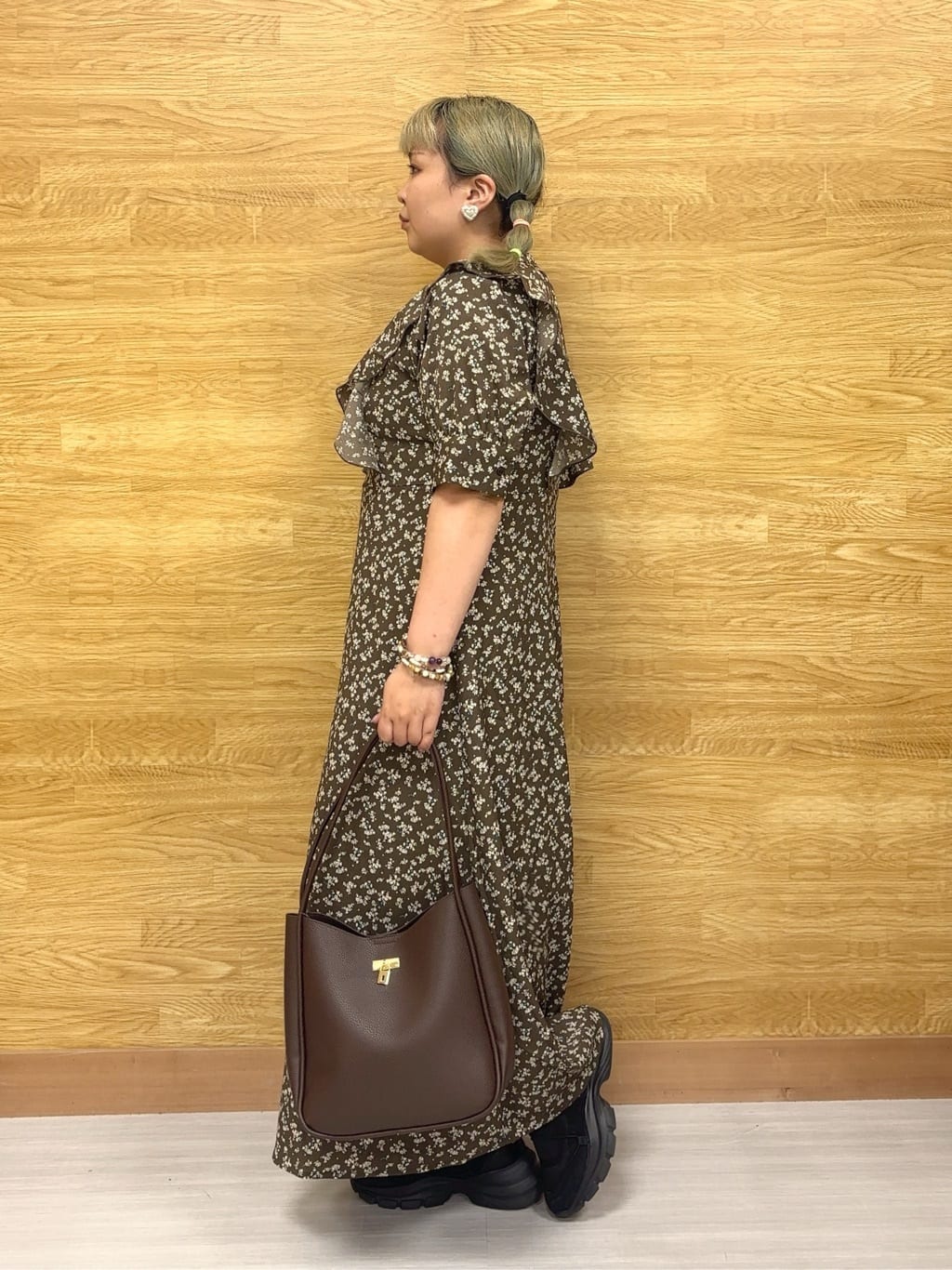 ぁむさんの「SHOO･LA･RUE｜【S-LL】クラシカルな 花柄ワンピース」を使ったコーディネート