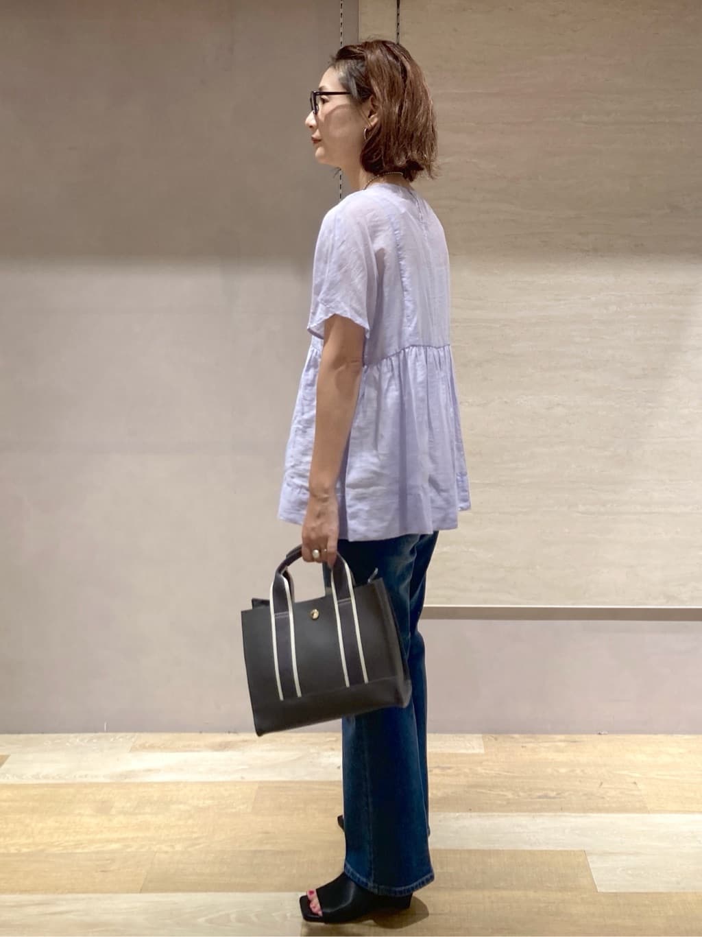 たけねぇさんの「OPAQUE.CLIP｜麻混シアーペプラムブラウス【洗濯機洗い可】」を使ったコーディネート