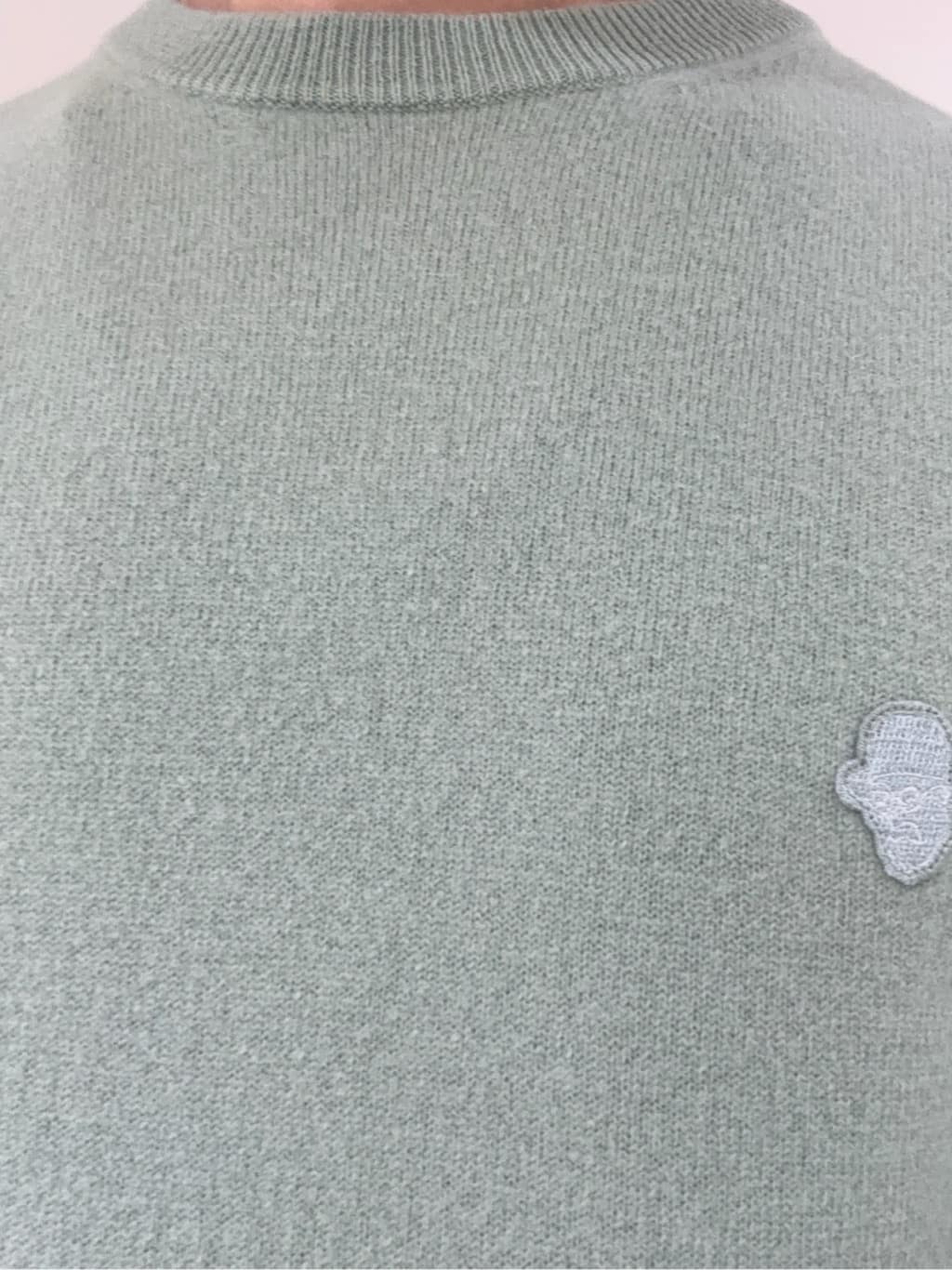 及川さんの「TAKEO KIKUCHI｜【Air Palette Knit】ワンポイント カラーニット プルオーバー」を使ったコーディネート