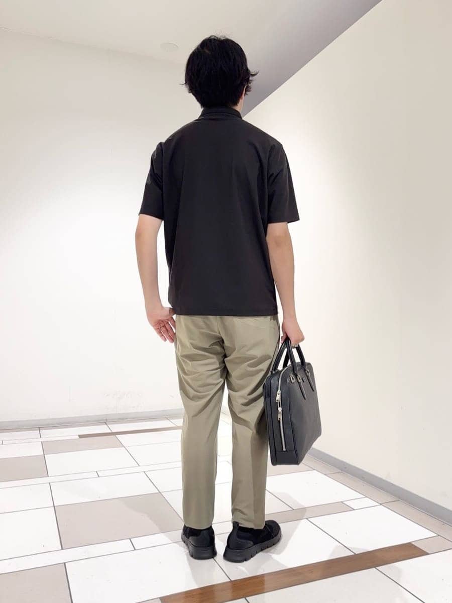 及川さんの「TAKEO KIKUCHI｜【COOL CITY WEAR】エアートール ポロシャツ /接触冷感・通気性」を使ったコーディネート