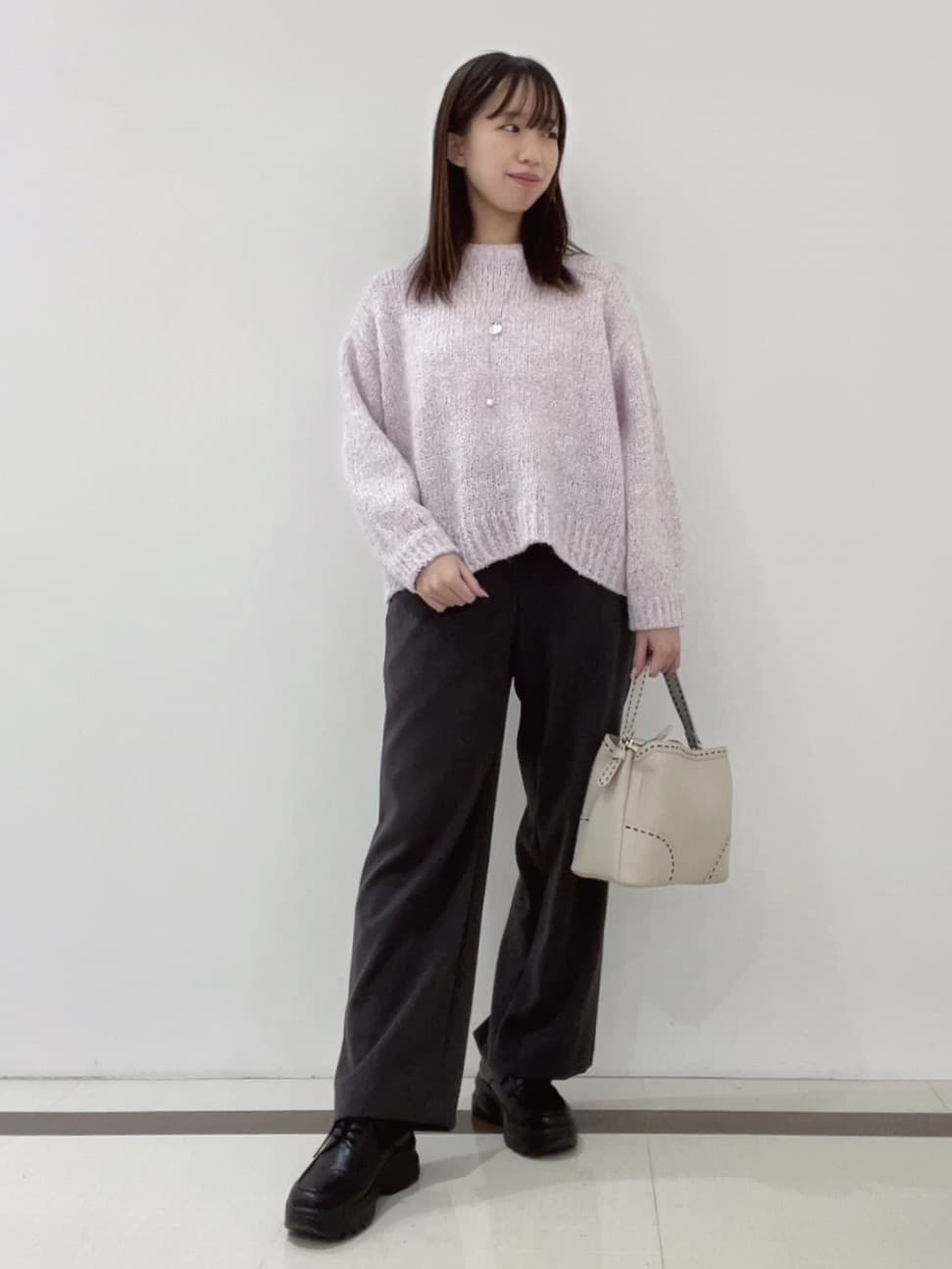yukaさんの「Reflect｜【一枚で着映え◎／ゆったり着られるワンサイズ】スパンコール&times;ラメニット」を使ったコーディネート