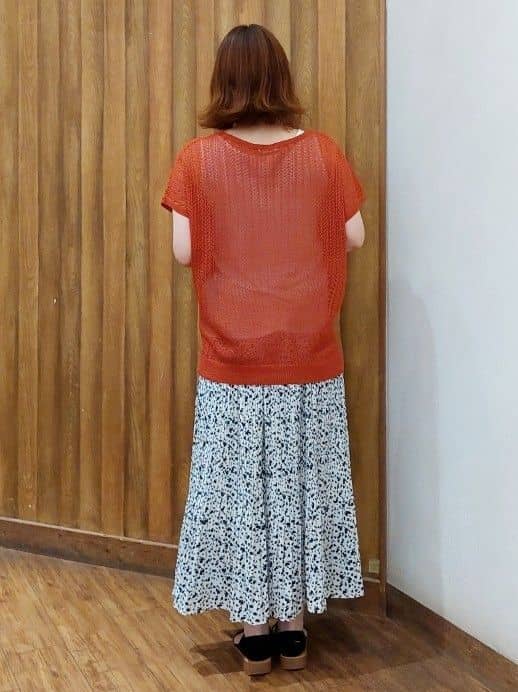 はっぴーさんの「SHOO･LA･RUE｜アンクルゴムフラットサンダル」を使ったコーディネート