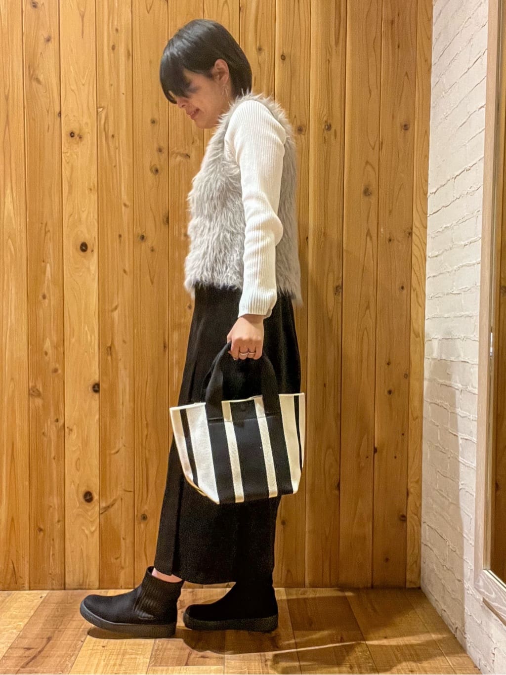 m.さんの「SHOO･LA･RUE｜【撥水/あったか】たっぷり着られる 中綿モンスターショートコート」を使ったコーディネート