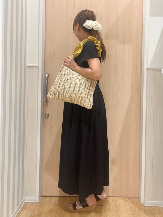 natsumiさんの「SHOO･LA･RUE｜【前後2WAY】さらりと大人上品に 楊柳フレンチワンピース」を使ったコーディネート