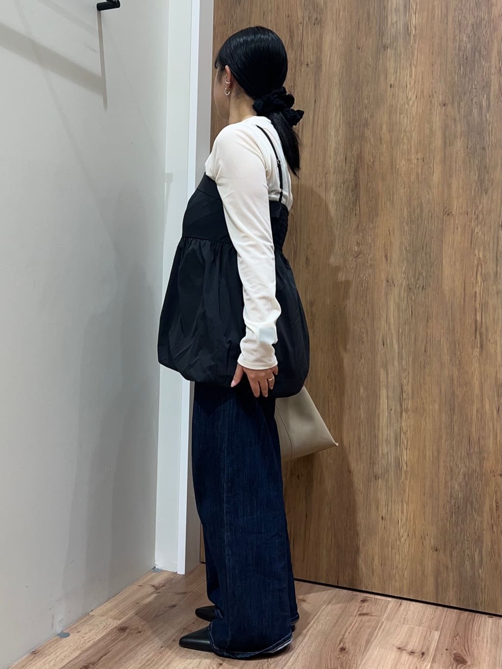 Reinaさんの「grove｜シアーカットベロアロンT」を使ったコーディネート