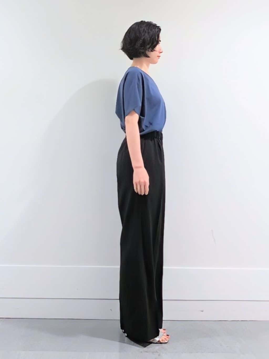 ミズタさんの「UNTITLED｜【接触冷感/洗える】Vネックコットンプルオーバー」を使ったコーディネート