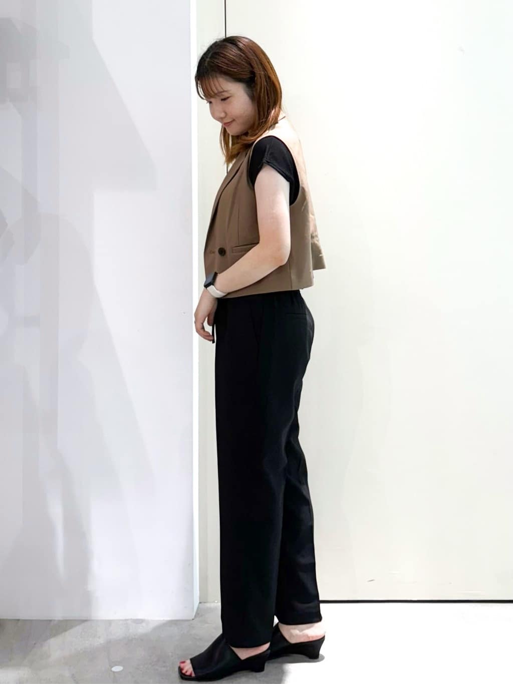 sayaさんの「OPAQUE.CLIP｜ショートテーラードジレ【接触冷感／洗濯機洗い可】」を使ったコーディネート