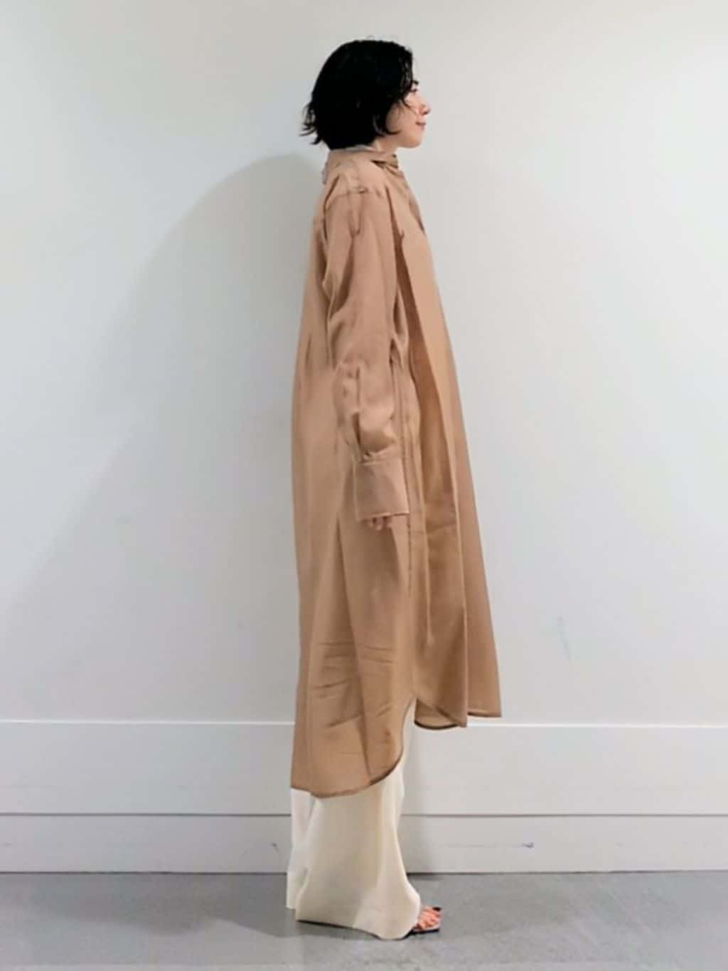 ミズタさんの「UNTITLED｜【ニットと重ね着に/前開きボタン】シアーロングシャツ」を使ったコーディネート