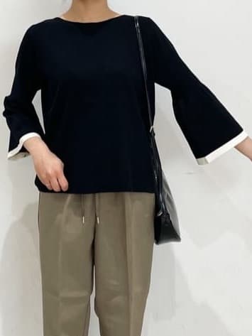 yasuokaさんの「OPAQUE.CLIP｜ストレッチ美脚イージーテーパードパンツ【防シワ／洗濯機洗い可】」を使ったコーディネート