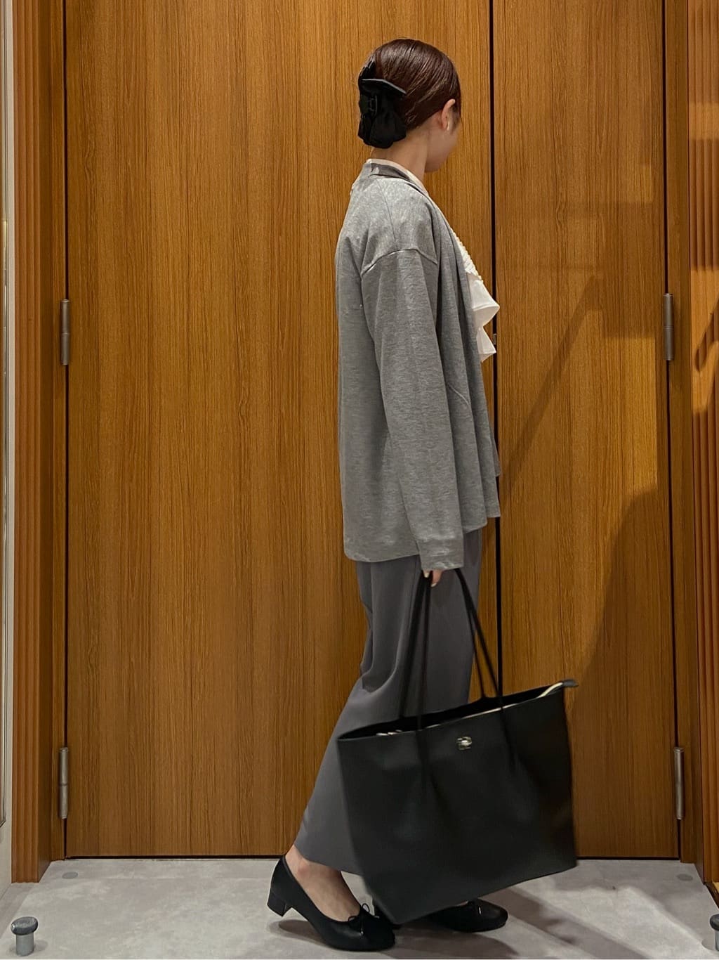 kimiさんの「index｜ラップストレートパンツ【接触冷感／抗ピル／洗濯機洗い可／イージーアイロン】」を使ったコーディネート