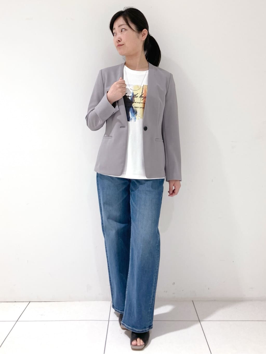 momokoさんの「INDIVI｜【定番スーツ／UVケア／洗える】ウール調ノーカラージャケット」を使ったコーディネート