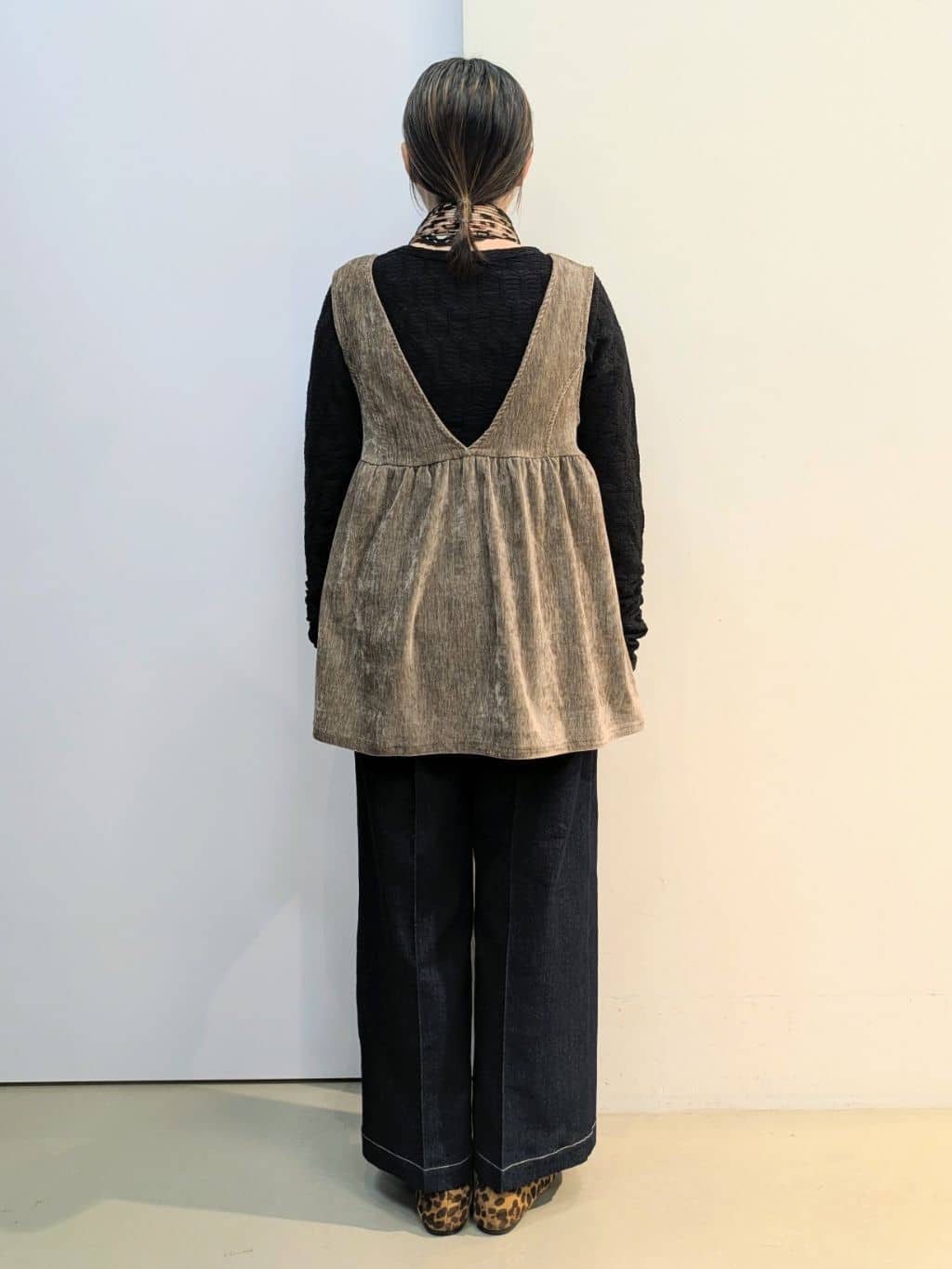 kotoさんの「THE SHOP TK｜ベロアセットアップ」を使ったコーディネート