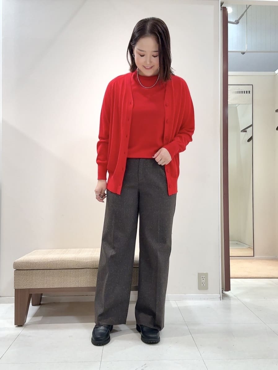 YUIさんの「UNTITLED｜【アンサンブル可/洗える/Vネック】ウールシルクカーディガン」を使ったコーディネート