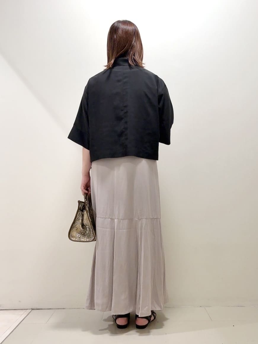 YUIさんの「UNTITLED｜【前開き/洗える】ショート丈シアーシャツ」を使ったコーディネート