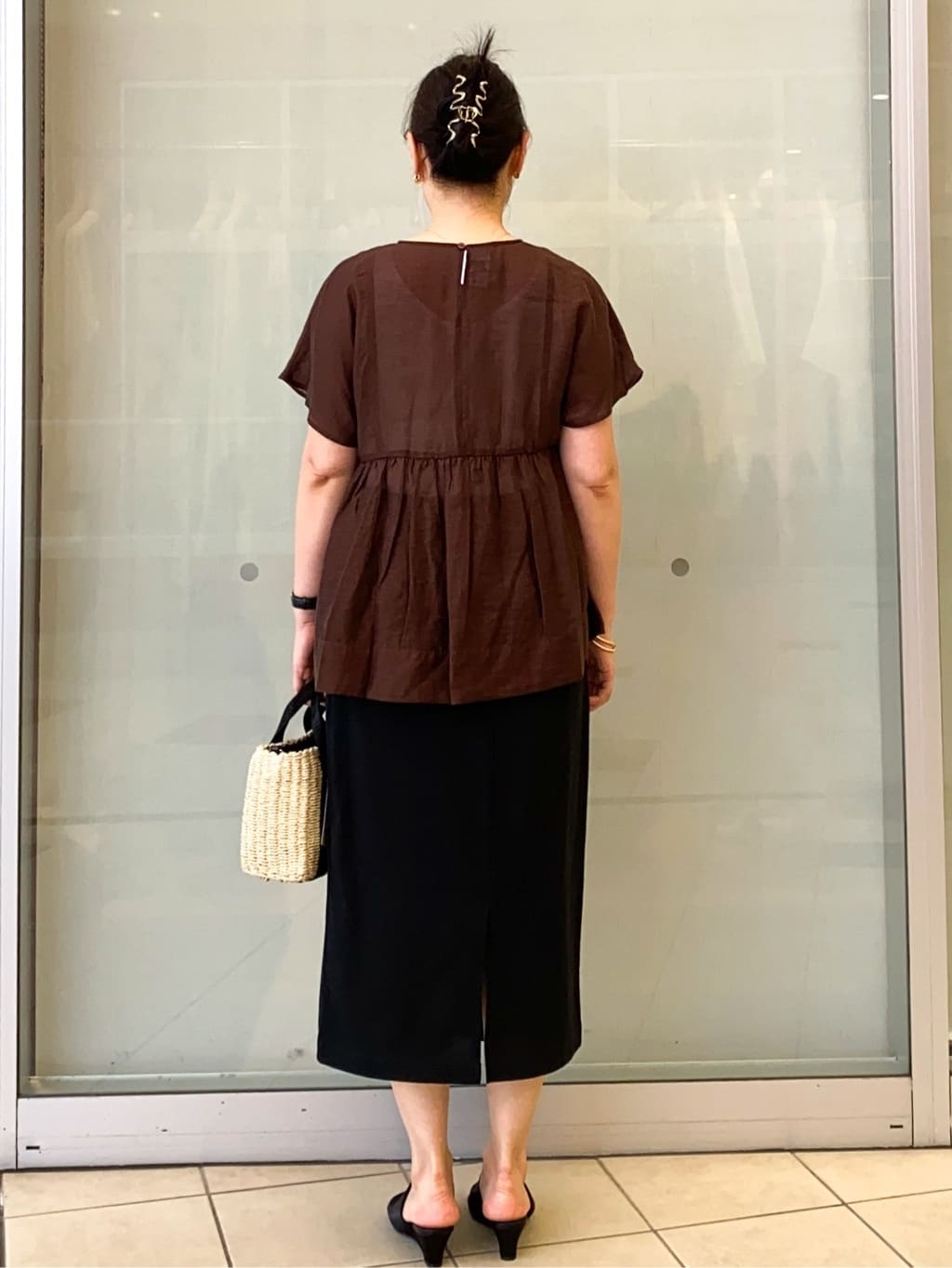 Jeanさんの「OPAQUE.CLIP｜麻混シアーペプラムブラウス【洗濯機洗い可】」を使ったコーディネート