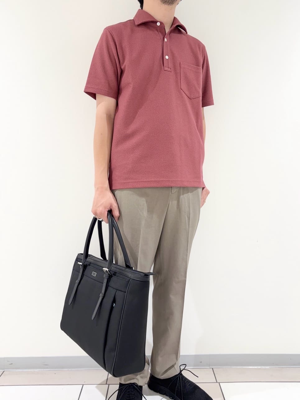 及川さんの「TAKEO KIKUCHI｜【COOL CITY WEAR】アーバンクール パンツ /接触冷感・吸水速乾」を使ったコーディネート