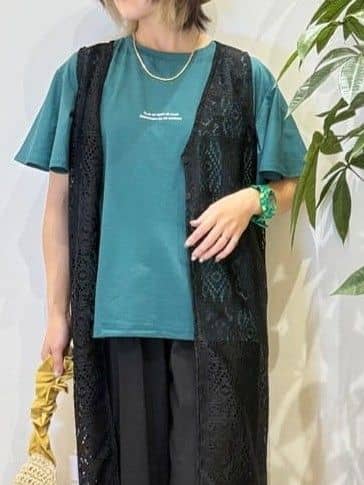 misakiさんの「SHOO･LA･RUE｜【S-LL】華やかさをプラスする 裾刺繍ストレートパンツ」を使ったコーディネート