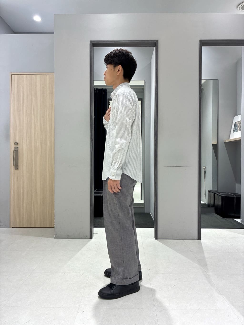 わいずみさんの「TAKEO KIKUCHI｜【3D ナイロン ストレッチ】スタンドカラー シャツブルゾン」を使ったコーディネート