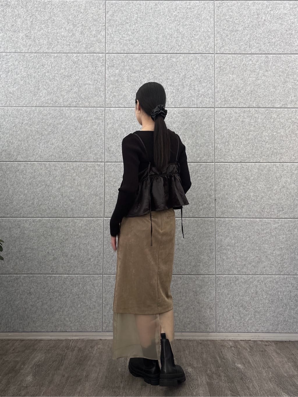 ひなさんの「INDIVI｜スエードライクレイヤースカート」を使ったコーディネート