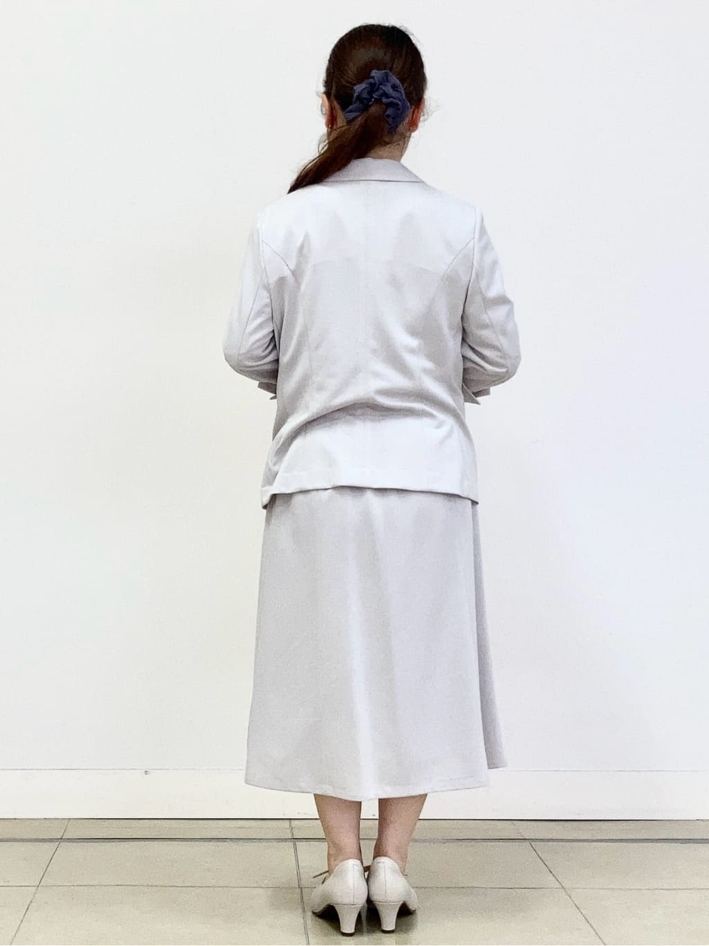 tomominさんの「Reflect｜【一枚着で着映え◎／ジャケットのインナーにも】フロント開きブラウス」を使ったコーディネート