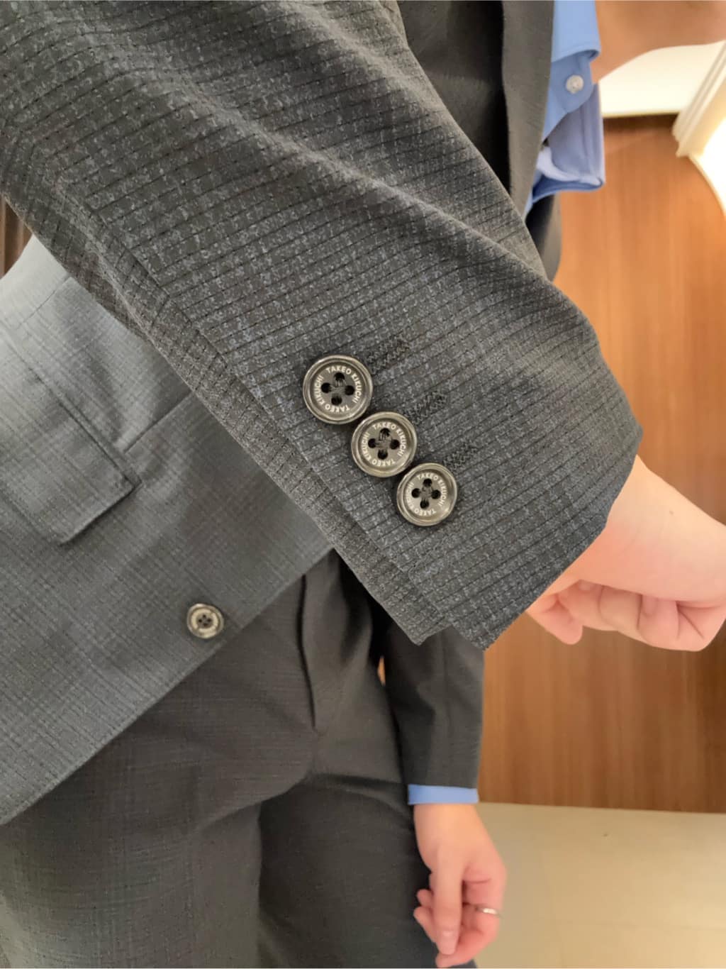 中村さんの「TAKEO KIKUCHI｜【抗菌防臭】COOL DOTS（R）ドビープリント ジャケット」を使ったコーディネート