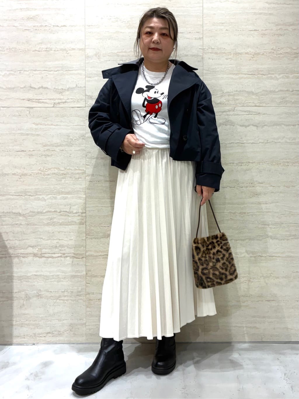 emiさんの「OPAQUE.CLIP｜【Mickey Mouse】プリントロングTシャツ」を使ったコーディネート