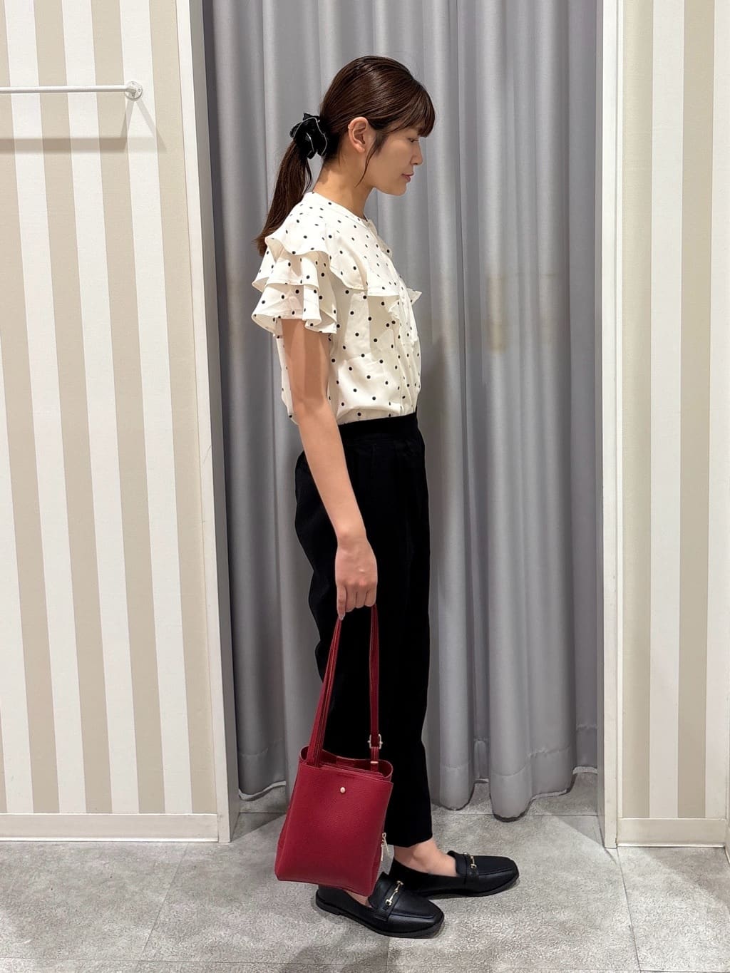 Rikaさんの「SHOO･LA･RUE｜【洗える/S-LL/美脚シルエット】ハイパーストレッチ テーパードパンツ」を使ったコーディネート
