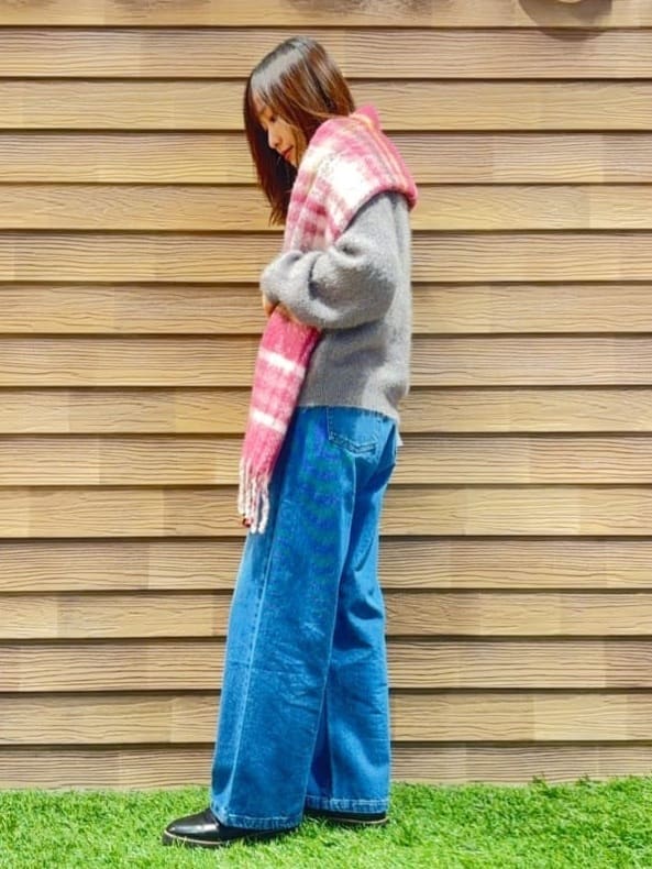 himiさんの「SHOO･LA･RUE｜【高レビュー/S-LL】脚のラインを拾いにくい デニムワイドパンツ」を使ったコーディネート