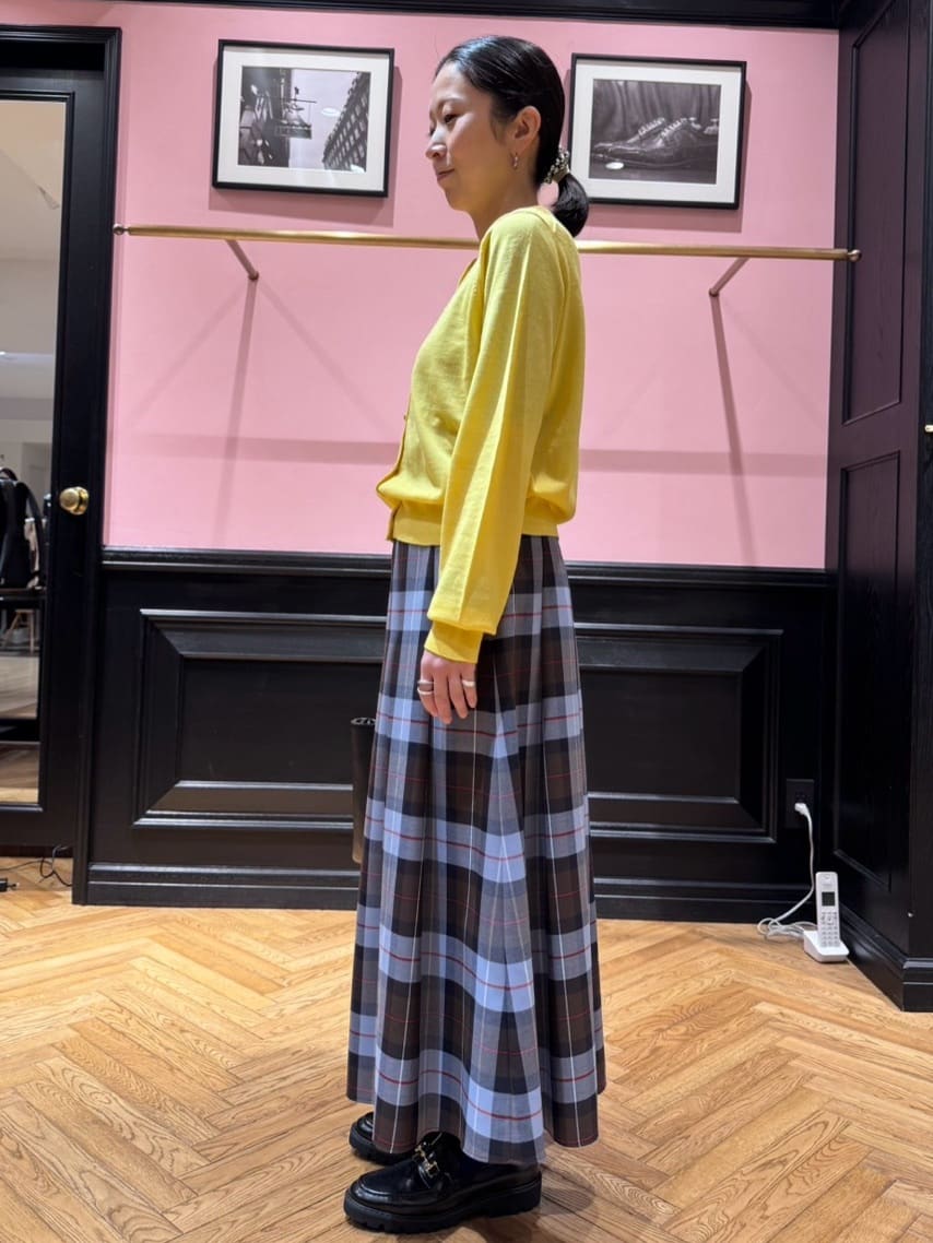 MIYAKAWAさんの「DRESSTERIOR｜◆チェックタックソフトプリーツスカート」を使ったコーディネート
