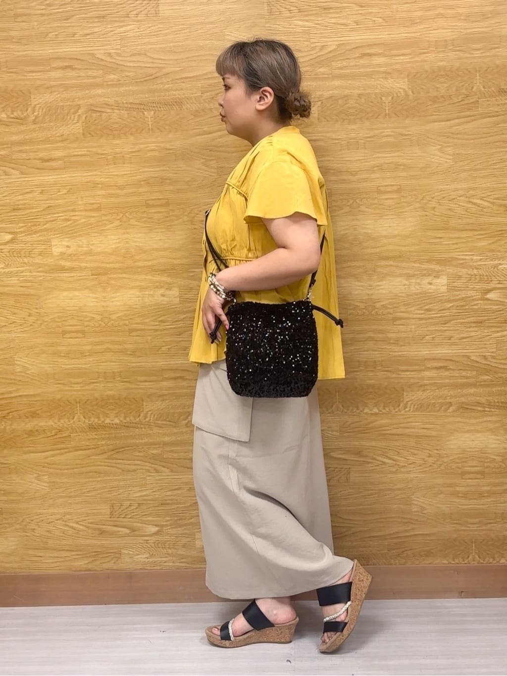 ぁむさんの「SHOO･LA･RUE｜【S-LL】大人のきれいめカジュアルに 麻調カーゴナロースカート」を使ったコーディネート