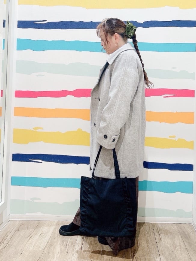 Peeさんの「SHOO･LA･RUE｜【あったか】大人のための チェック柄フリルサロペット」を使ったコーディネート
