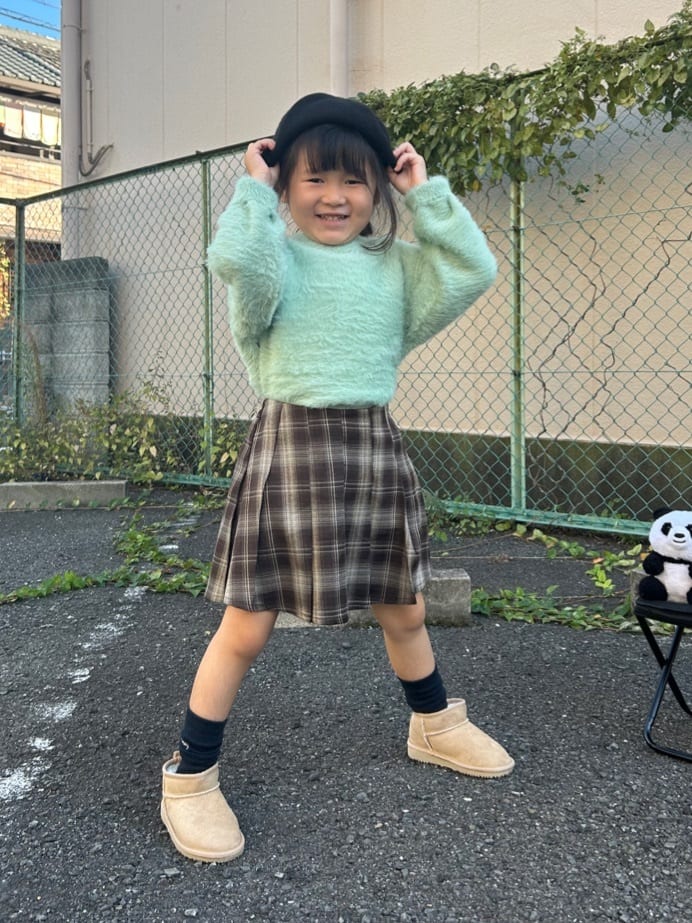 ga_riさんの「THE SHOP TK｜【130・150】フェザークルーネックニット」を使ったコーディネート