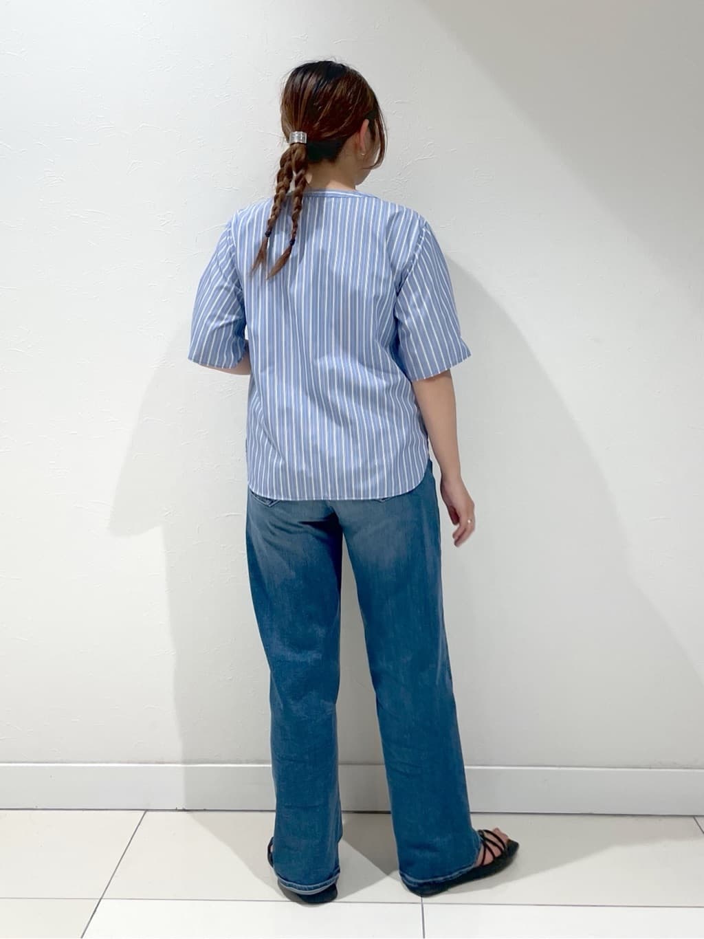 YUUKIさんの「INDIVI｜【洗える】胸元タックフリルブラウス」を使ったコーディネート
