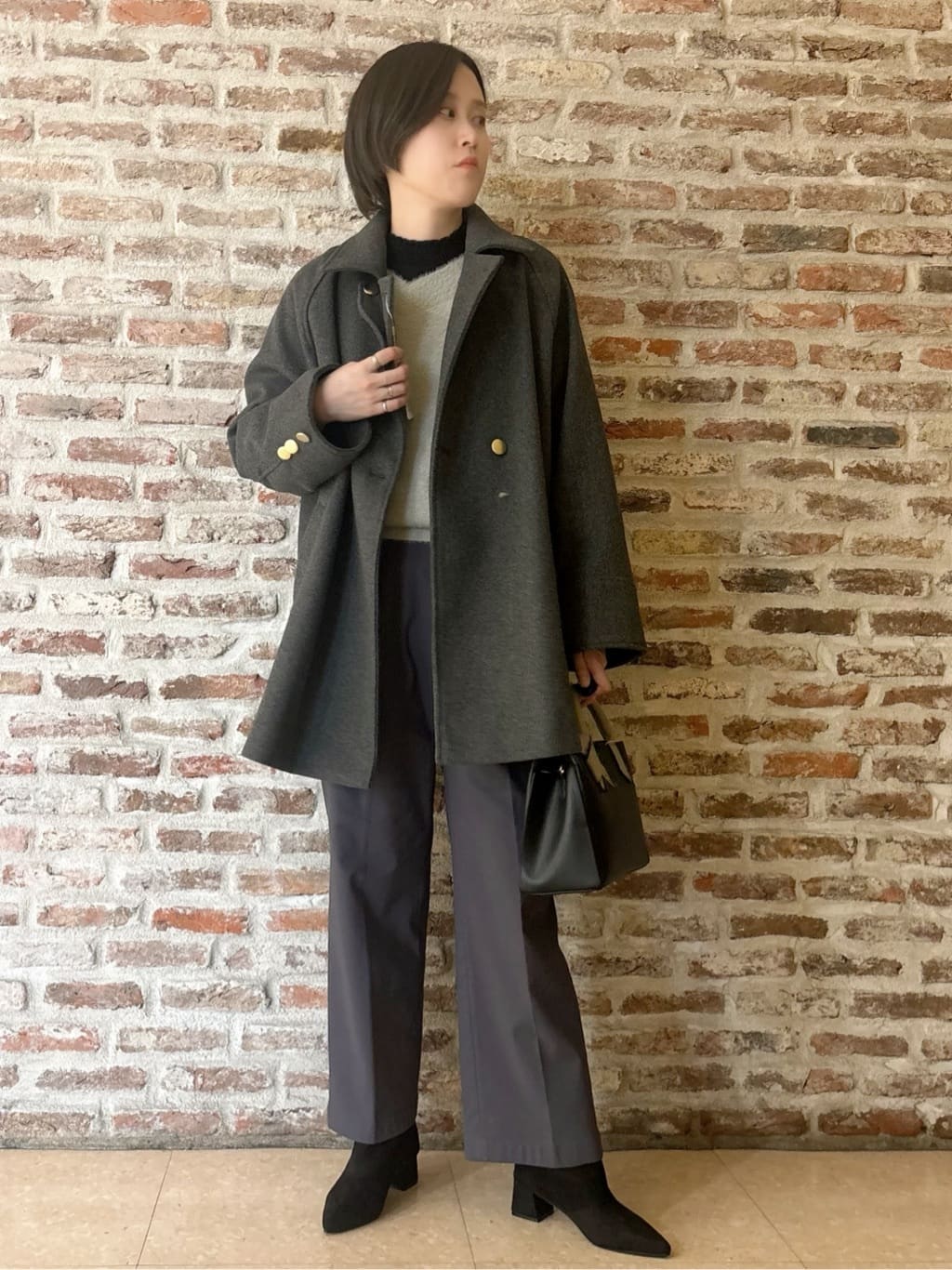 しばさんの「THE SHOP TK｜クラシカルな装い ウールライクスタンドカラーコート」を使ったコーディネート