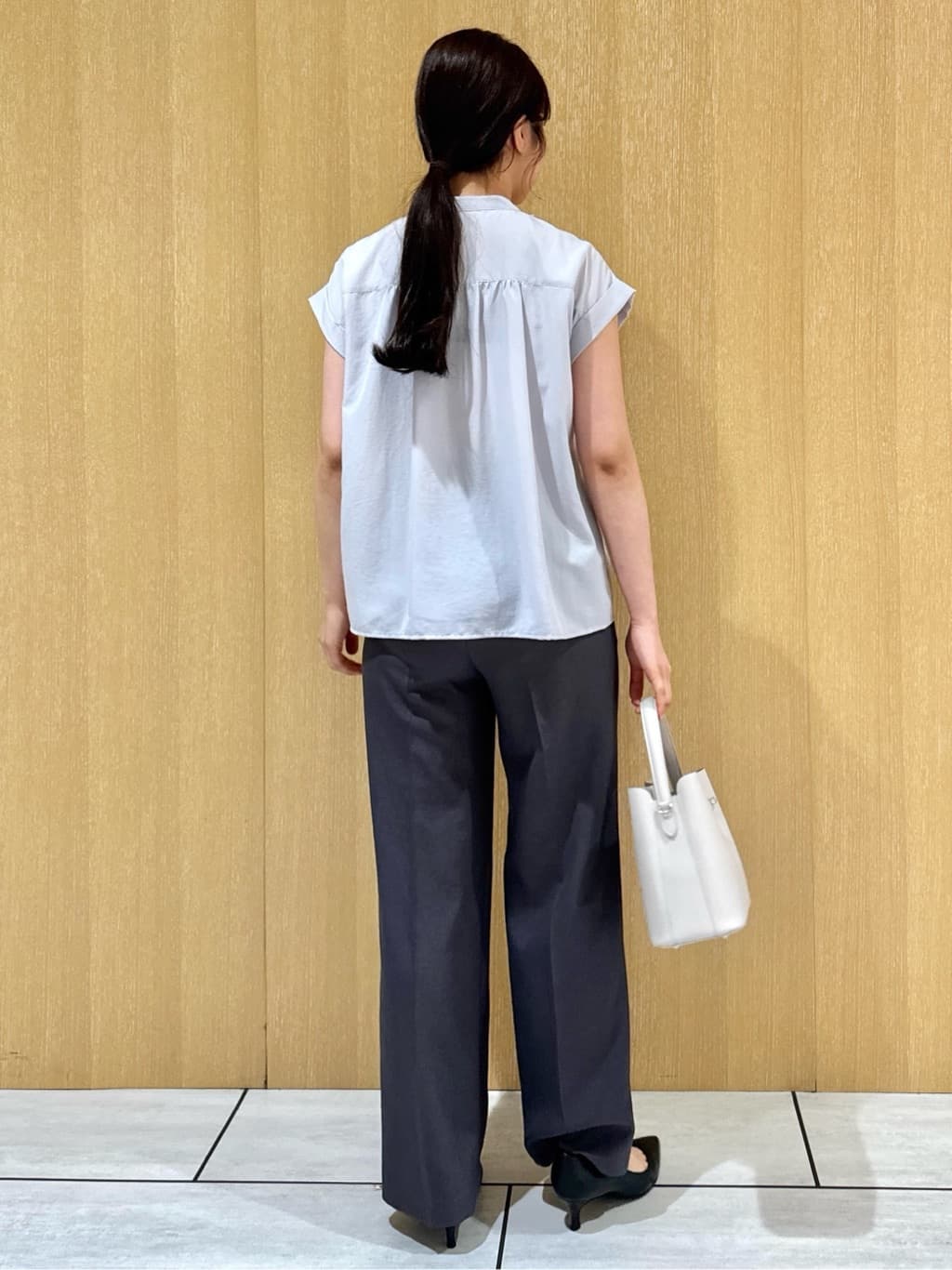 nanaさんの「UNTITLED｜【後ろウエストゴム】ツイルセミフレアパンツ」を使ったコーディネート