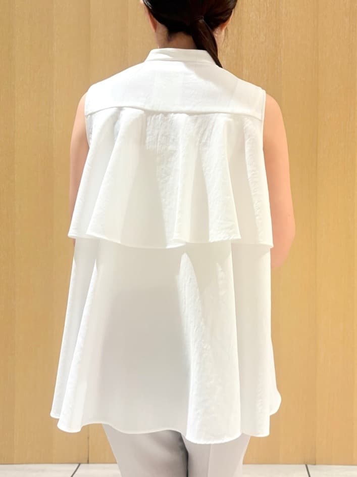 CHISATOさんの「UNTITLED｜【接触冷感/吸水速乾】フレアバックシャンブラウス」を使ったコーディネート