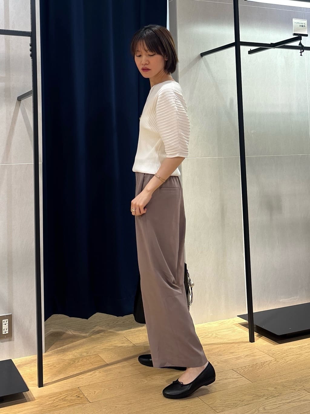 kanaeさんの「INDIVI｜【二の腕カバー／スタイルアップ】ドライタッチストレッチニット」を使ったコーディネート