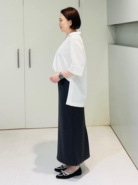 yuka.fさんの「UNTITLED｜【UVカット/接触冷感/吸水速乾/ゆったり】V開きネックシャツ」を使ったコーディネート