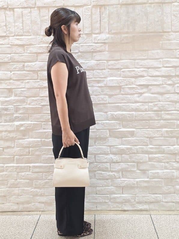 mamiさんの「index｜ロゴフレンチスリーブニット【洗濯機洗い可／UV／接触冷感／抗ピル】」を使ったコーディネート