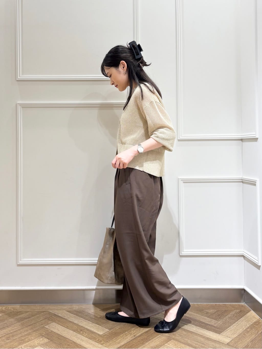 muuさんの「SHOO･LA･RUE｜キラッと光るラメとスパンコールが印象的 メッシュカーディガン」を使ったコーディネート
