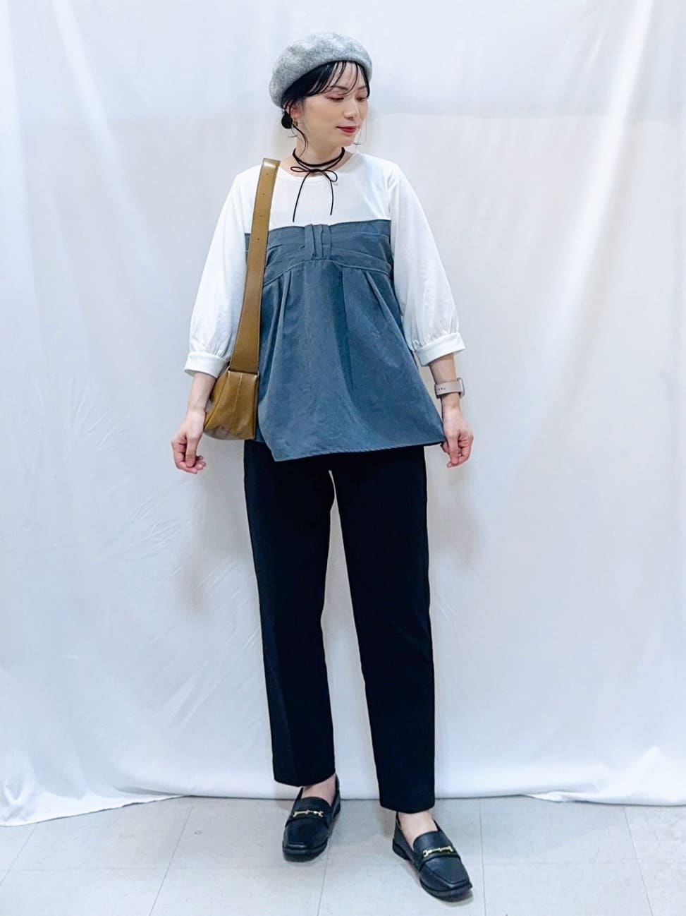 𝐇𝐢𝐫𝐨𝐦𝐢さんの「SHOO･LA･RUE｜気になるウエストもさり気なくカバー リボン風ドッキングトップス」を使ったコーディネート
