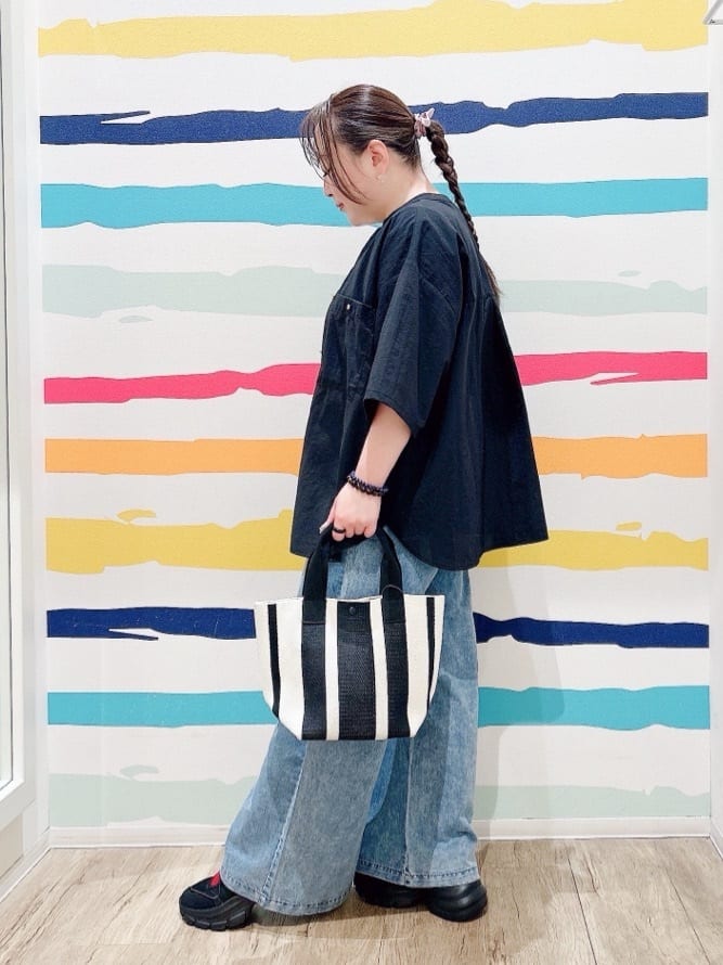 Peeさんの「SHOO･LA･RUE｜【S-LL/ひんやり/UV】選べる6柄でそれぞれ欲しくなる プリントTシャツ」を使ったコーディネート