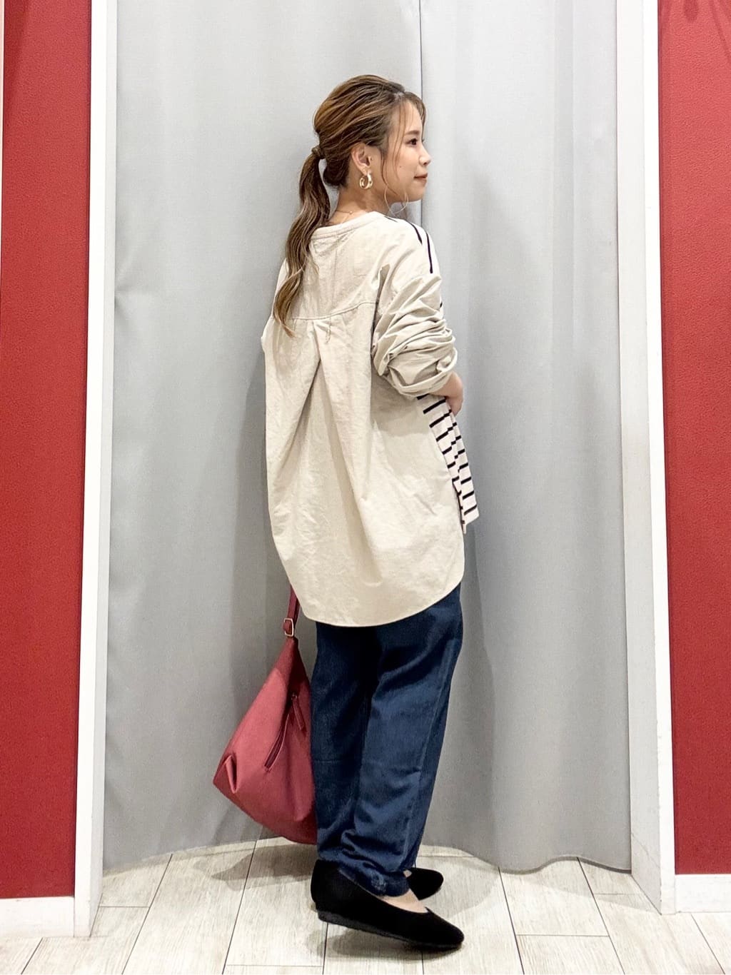 shioさんの「SHOO･LA･RUE｜【S-LL】インせず決まる 背中タック入り パフ袖トップス」を使ったコーディネート