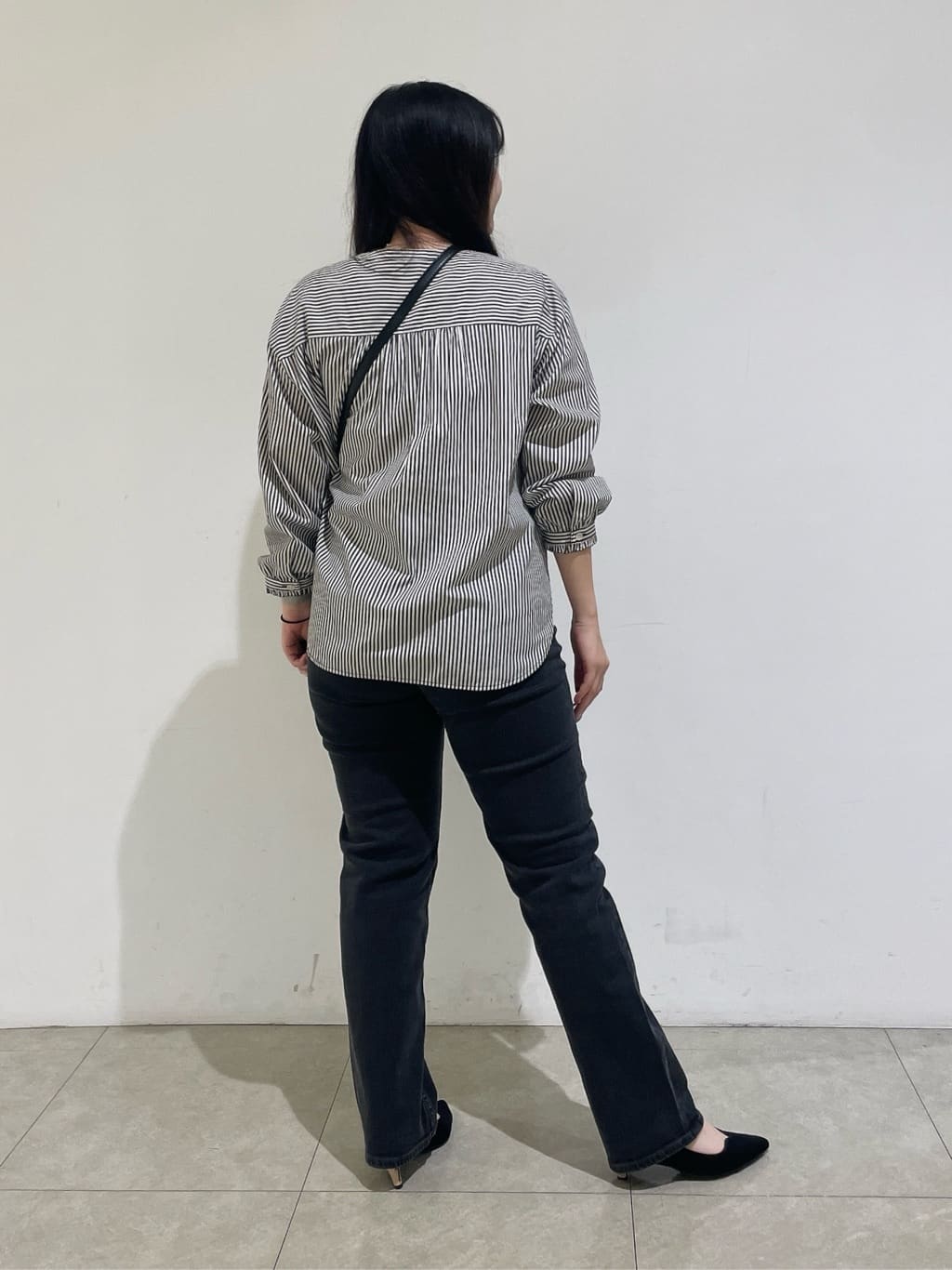 emikaさんの「INDIVI｜【洗える】胸元タックフリル長袖ブラウス」を使ったコーディネート