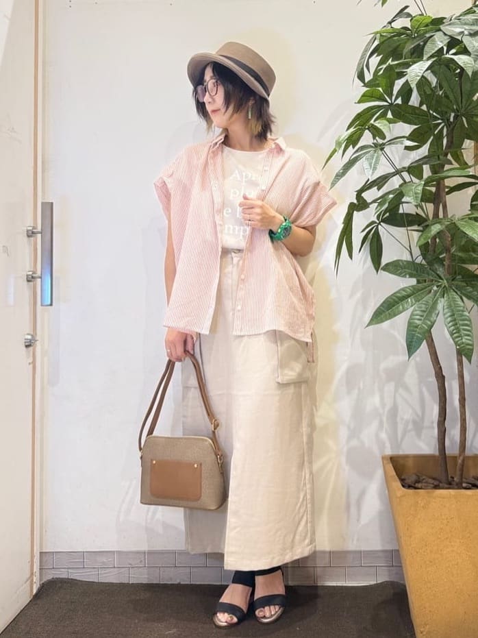 misakiさんの「SHOO･LA･RUE｜【S-LL】大人のきれいめカジュアルに 麻調カーゴナロースカート」を使ったコーディネート