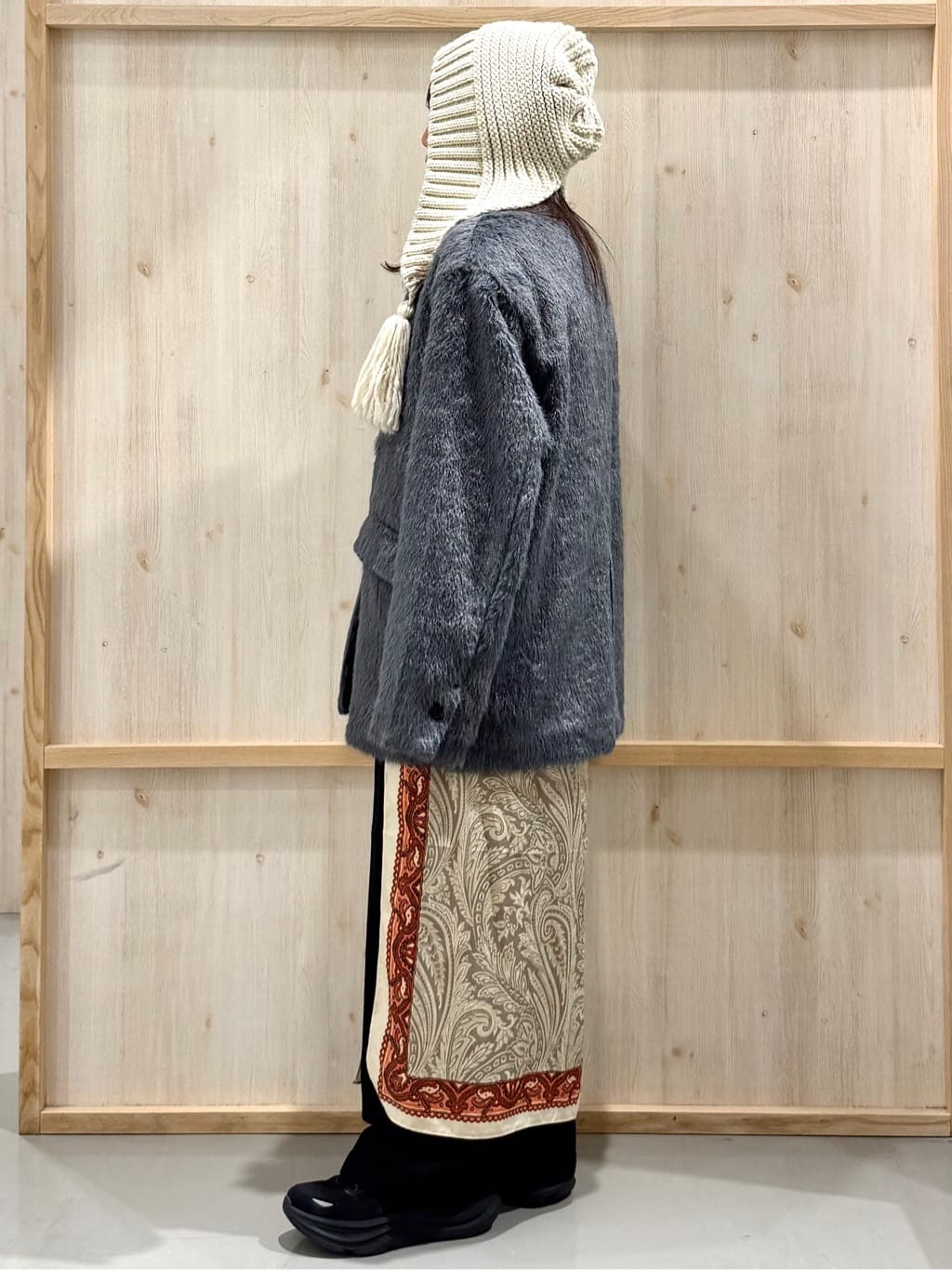 nanaさんの「THE SHOP TK｜纏うだけで大人上品 シャギーチェスターハーフコート」を使ったコーディネート