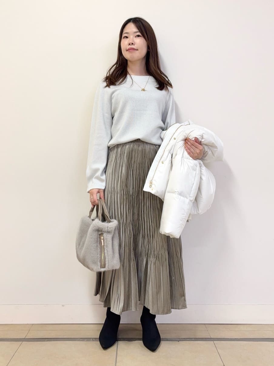 asamiさんの「UNTITLED｜【きれいめ/洗える】ラメ入りワイドボートネックニット」を使ったコーディネート