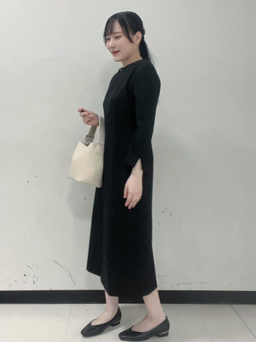 Hitomiさんの「index｜ストレッチキーネックワンピース【洗濯機OK／イージーアイロン】」を使ったコーディネート