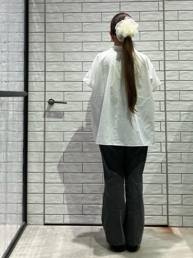 KAOさんの「OPAQUE.CLIP｜《andGIRL掲載》リラクシーシャツ【洗濯機洗い可】」を使ったコーディネート